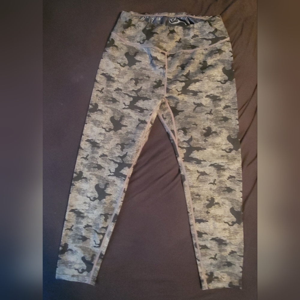 Camo Print Sweat Shape Leggings